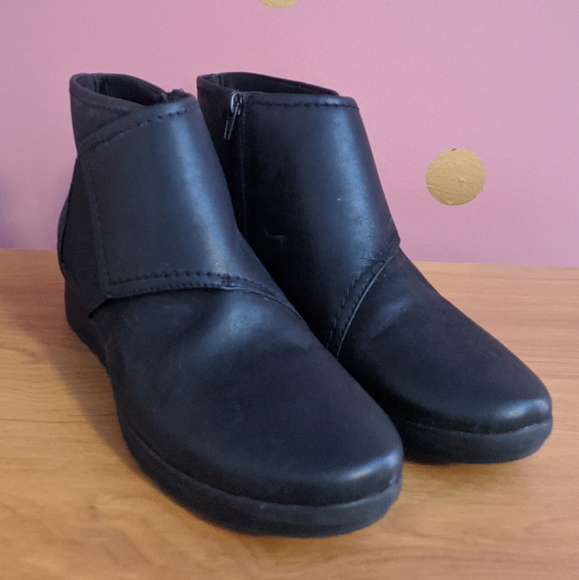 Cloudsteppers by Clarks Sillian Ankle Boots - Picture 3 of 10